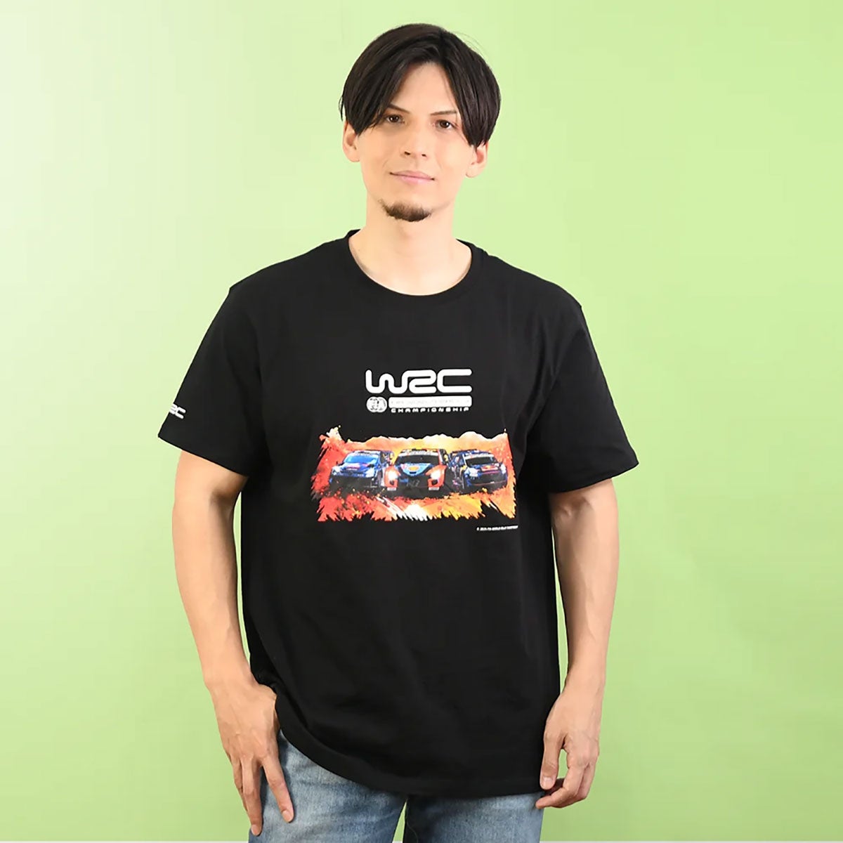 WRC｜WRC グラフィックTシャツ｜Tシャツ｜ブラック｜モデル着用