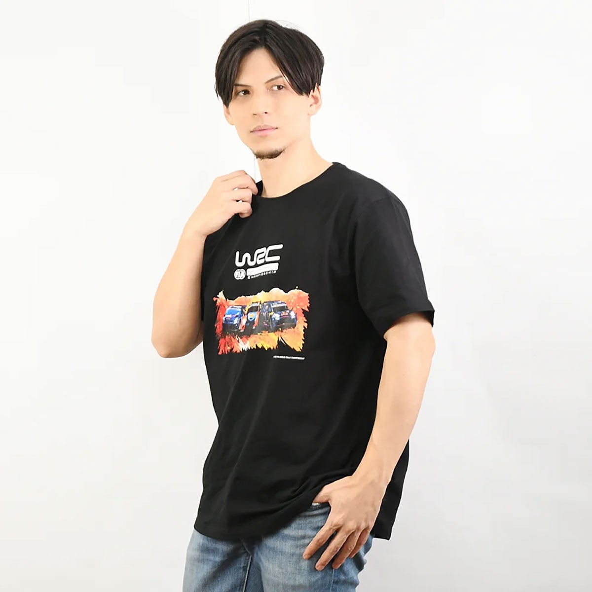 WRC｜WRC グラフィックTシャツ｜Tシャツ｜ブラック｜モデル着用