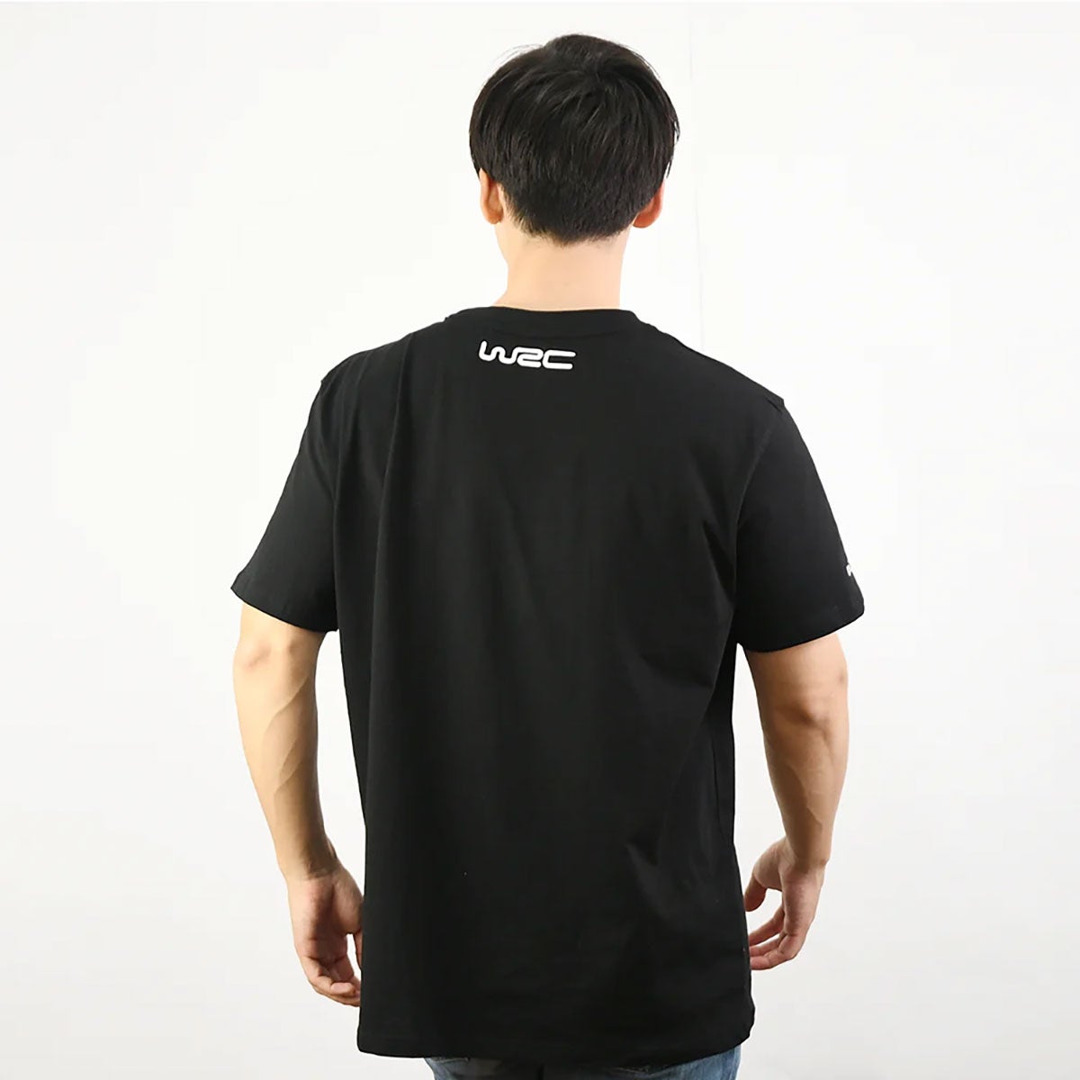 WRC｜WRC グラフィックTシャツ｜Tシャツ｜ブラック｜モデル着用