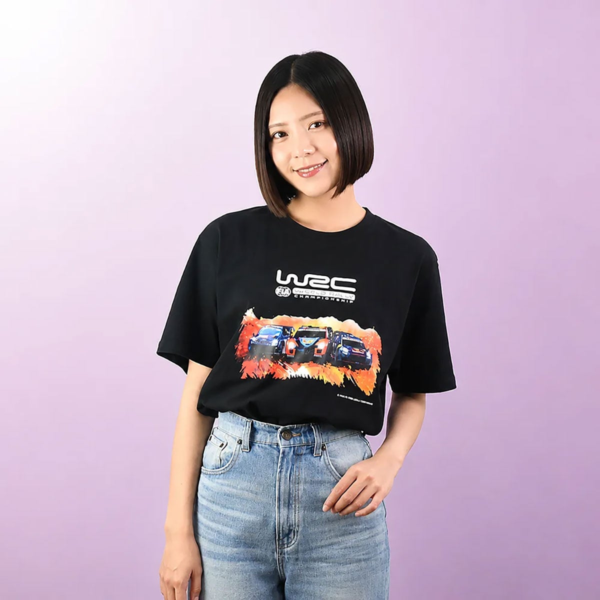 WRC｜WRC グラフィックTシャツ｜Tシャツ｜ブラック｜モデル着用
