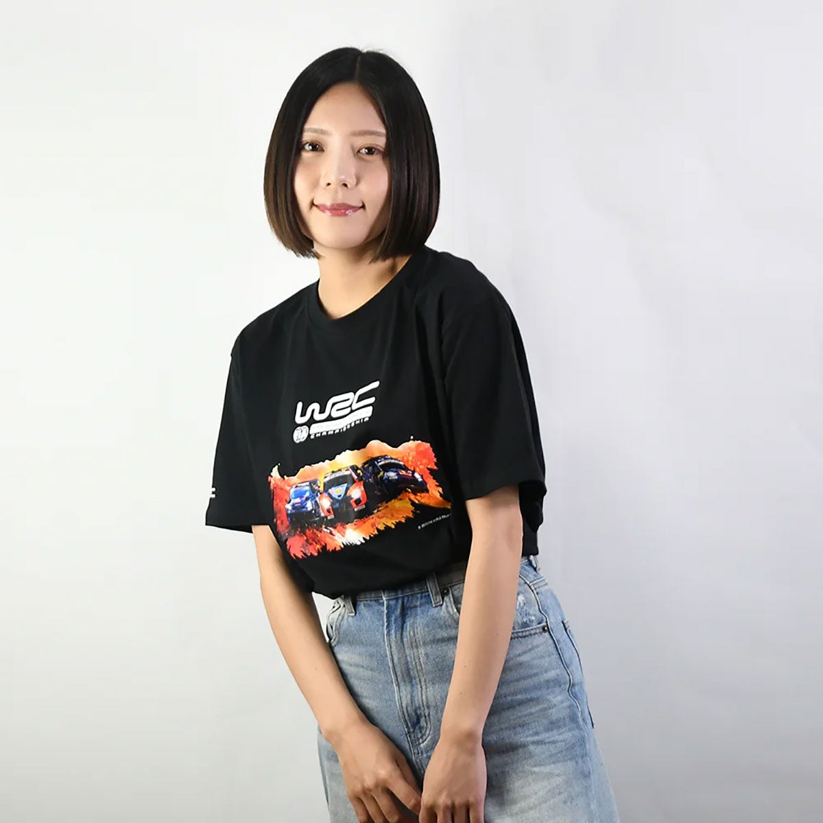 WRC｜WRC グラフィックTシャツ｜Tシャツ｜ブラック｜モデル着用