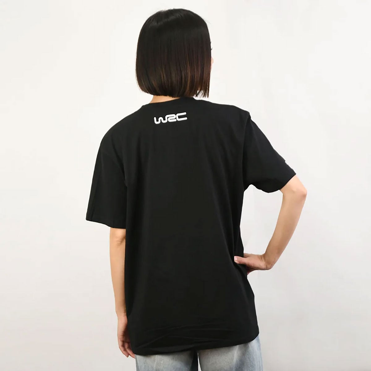 WRC｜WRC グラフィックTシャツ｜Tシャツ｜ブラック｜モデル着用