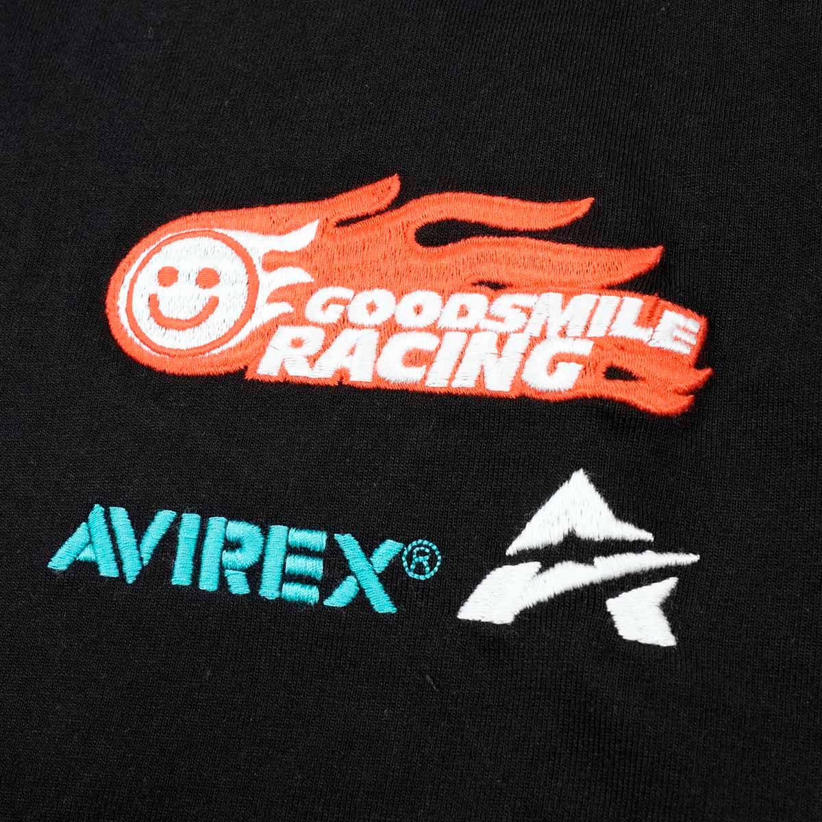 GOODSMILE RACING｜2026 GSR×AVIREX チームウェア レプリカ TEE｜Tシャツ｜ブラック