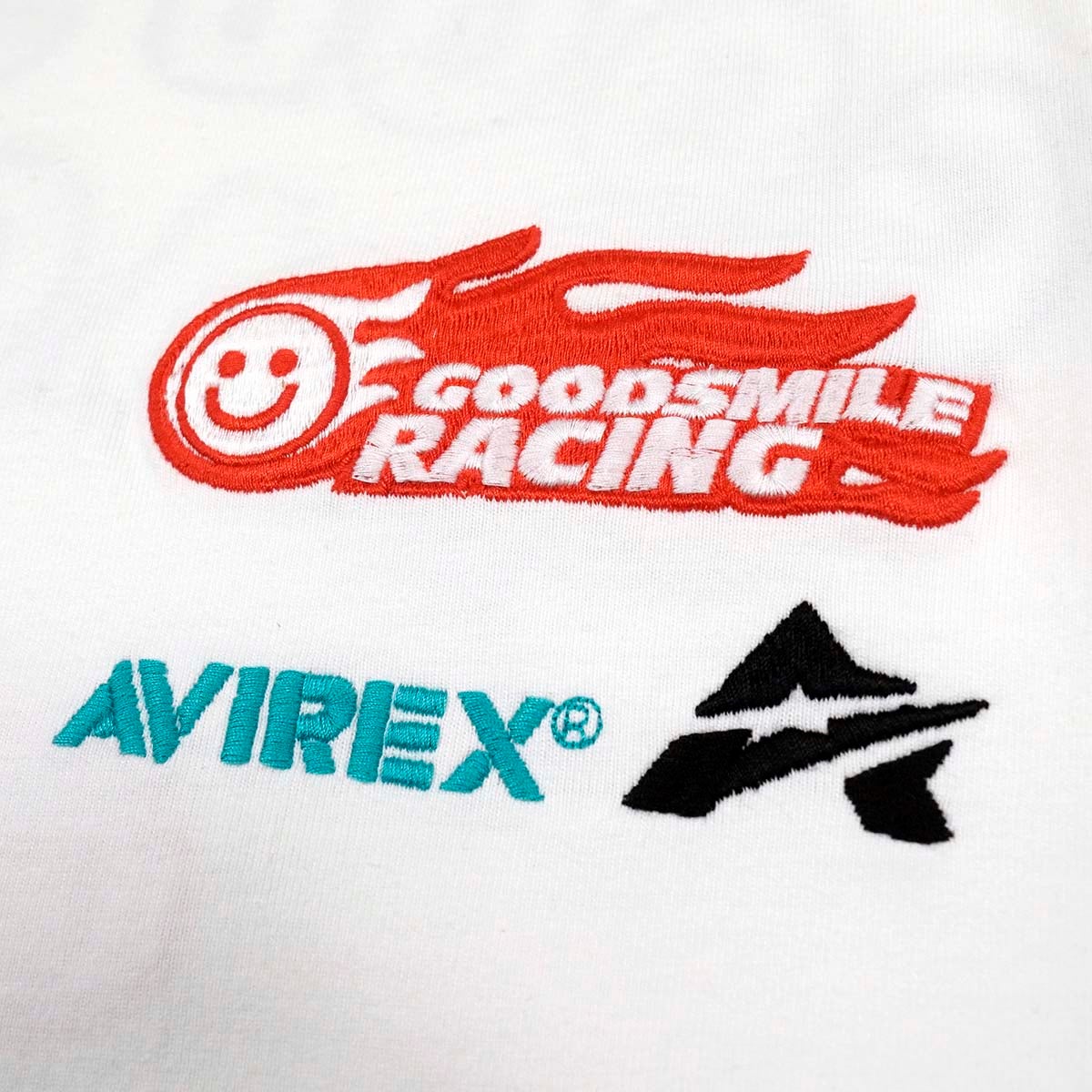 GOODSMILE RACING｜2026 GSR×AVIREX チームウェア レプリカ TEE｜Tシャツ｜ホワイト