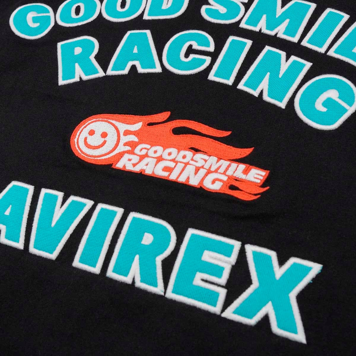 GOODSMILE RACING｜2026 GSR×AVIREX チームウェア レプリカ TEE｜Tシャツ｜ブラック