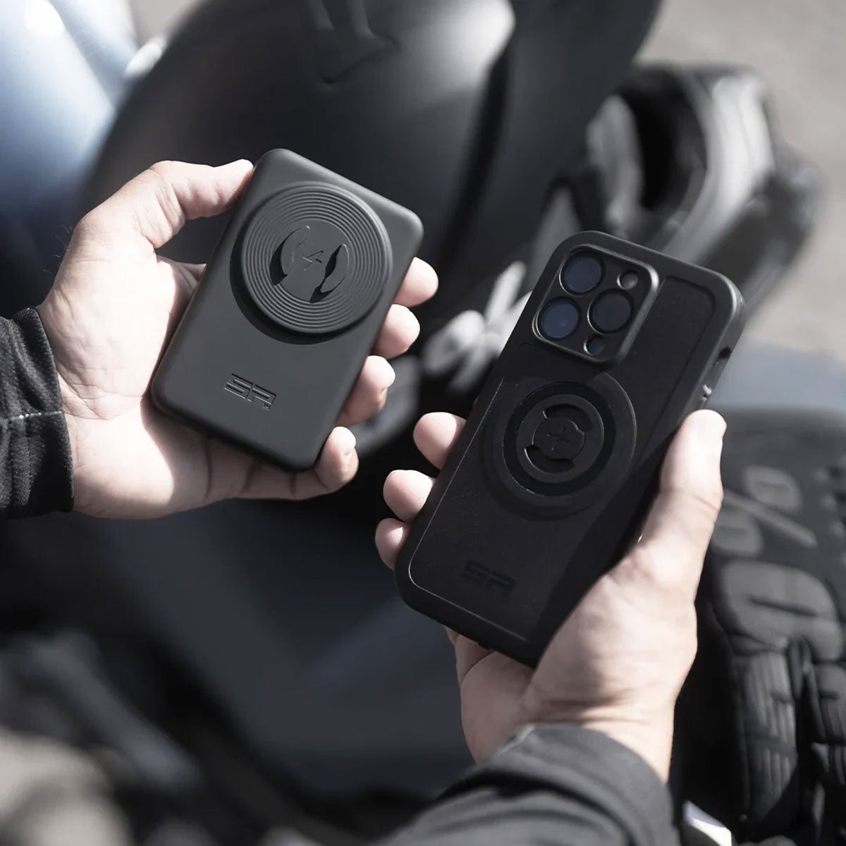 SP Connect｜ワイヤレスパワーバンク 10,000mAh｜雑貨｜ブラック｜使用イメージ