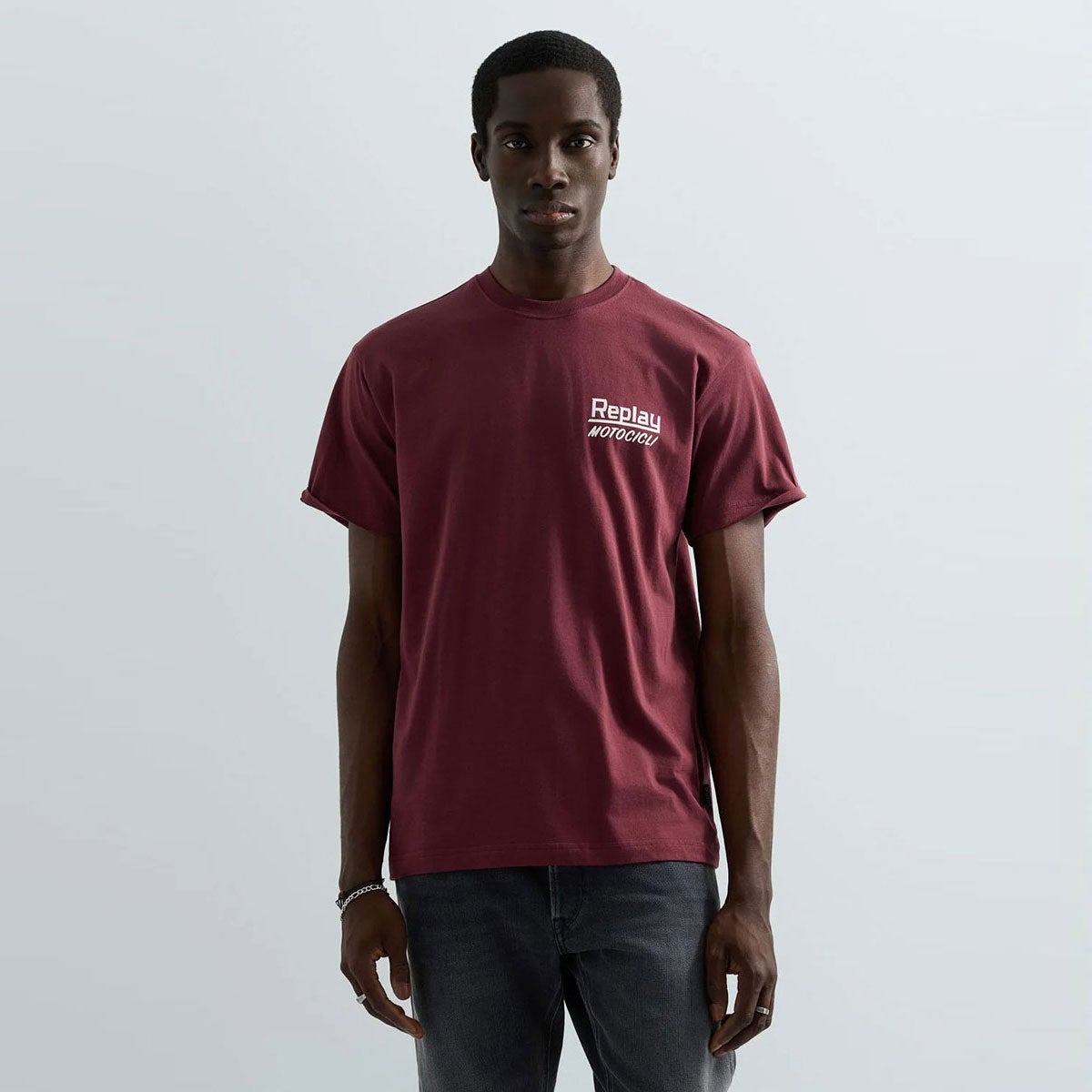 REPLAY｜レギュラーフィット モトチークリ Tシャツ｜Tシャツ｜ポートロイヤル｜モデル着用