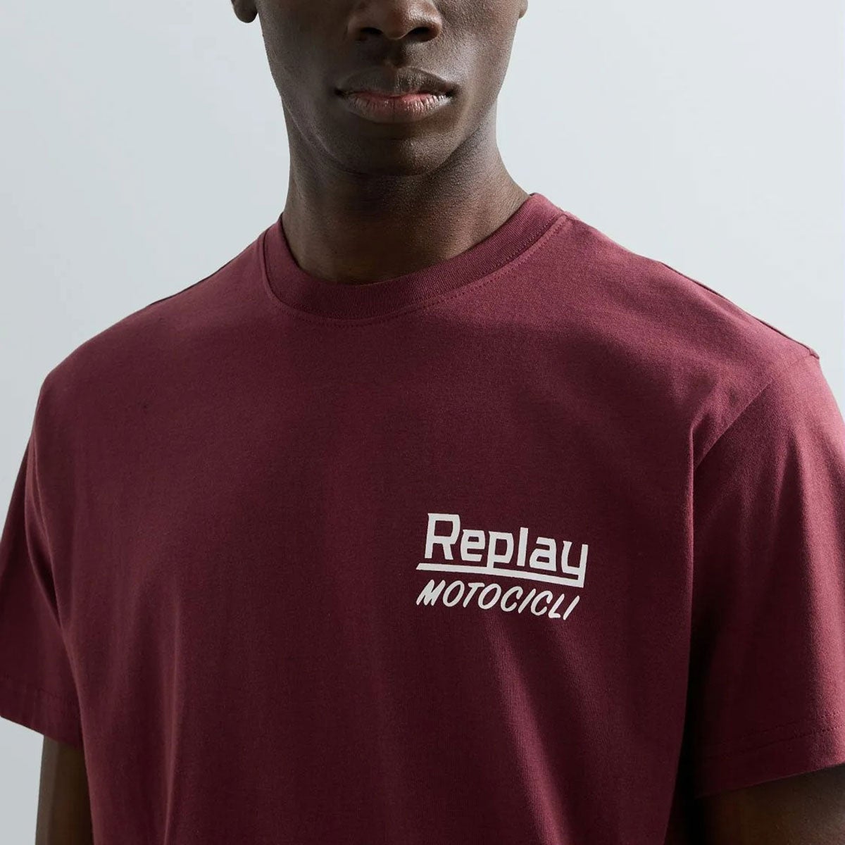REPLAY｜レギュラーフィット モトチークリ Tシャツ｜Tシャツ｜ポートロイヤル｜モデル着用