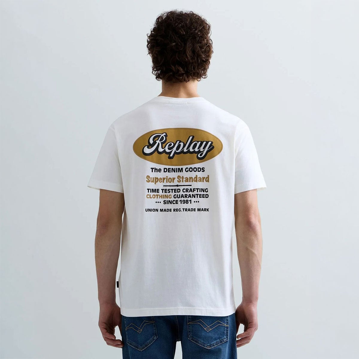 REPLAY｜レギュラーフィット トレードマーク Tシャツ｜Tシャツ｜ガーデニア｜モデル着用