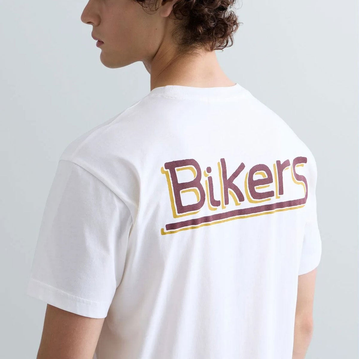 REPLAY｜レギュラーフィット バイカーズ Tシャツ｜Tシャツ｜ガーデニア｜モデル着用