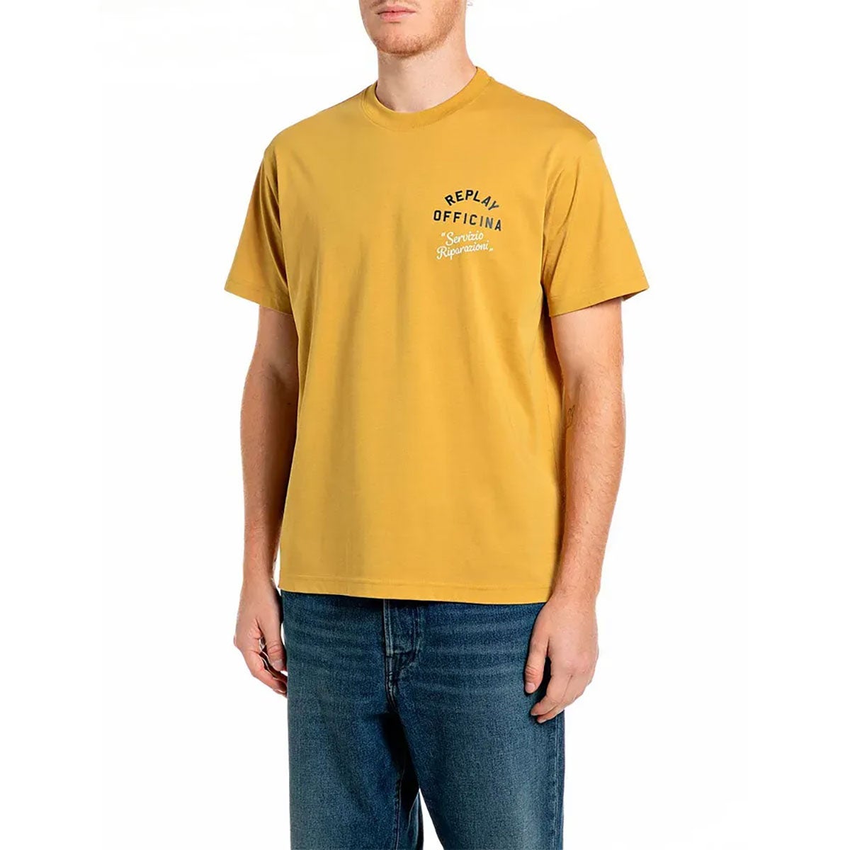 REPLAY｜レギュラーフィット オフィチーナ Tシャツ｜Tシャツ｜マスタード｜モデル着用