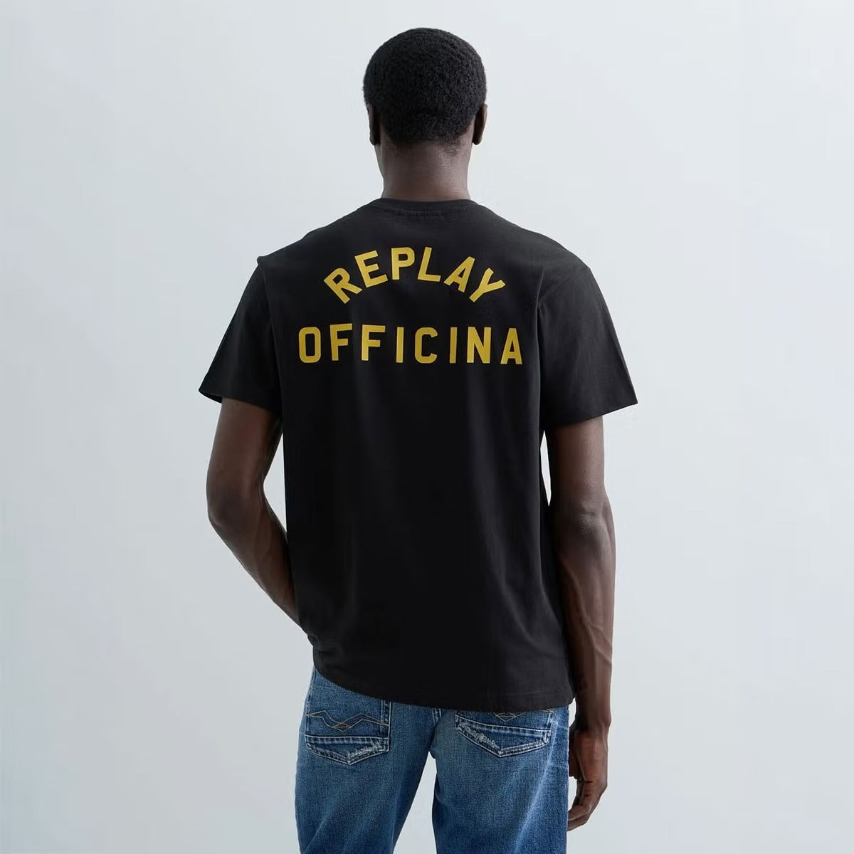 REPLAY｜レギュラーフィット オフィチーナ Tシャツ｜Tシャツ｜モデル着用