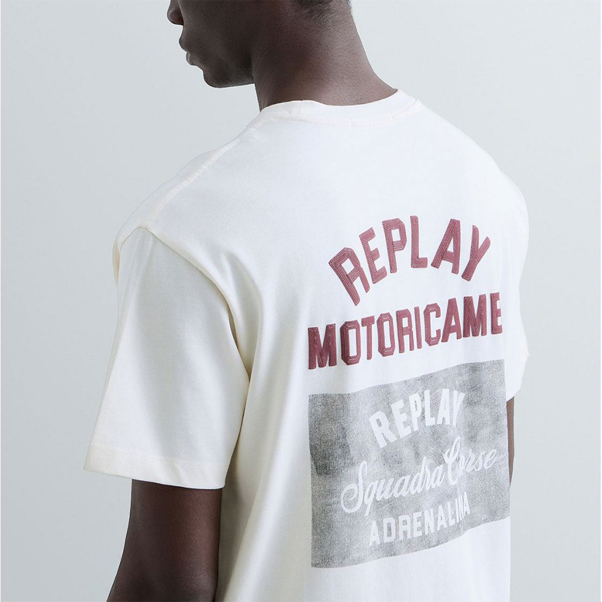 REPLAY｜レギュラーフィット モトリカビ Tシャツ｜Tシャツ｜ガーデニア｜モデル着用