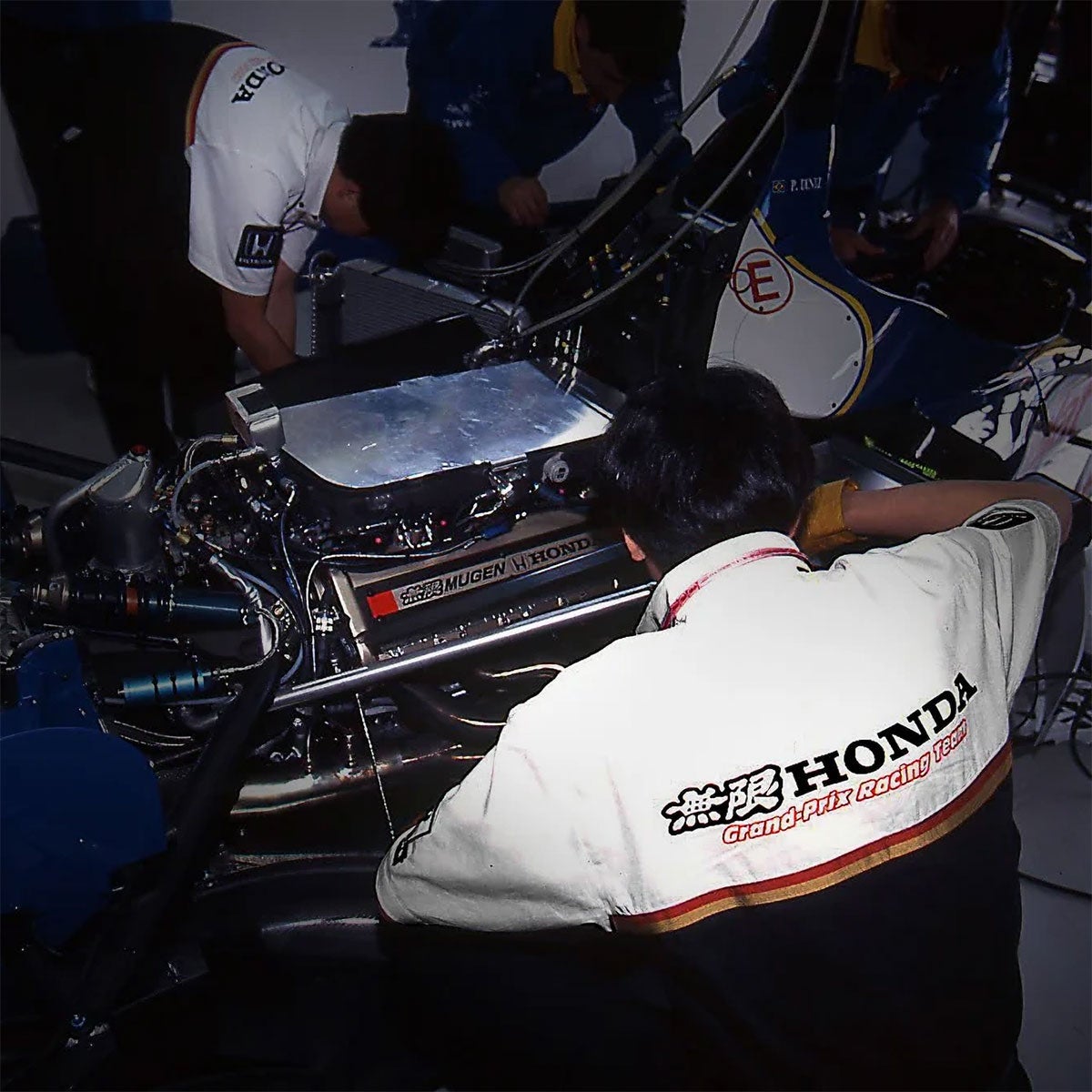 Honda Vintage Culture｜1996 無限ホンダ グランプリ チーム フーディ｜フーディ｜ブラック×ホワイト｜使用イメージ