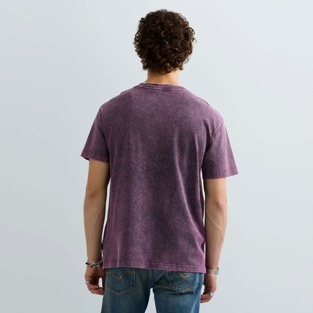 REPLAY｜レギュラーフィットエイティーズ Tシャツ｜トップス｜オーキッド｜モデル着用