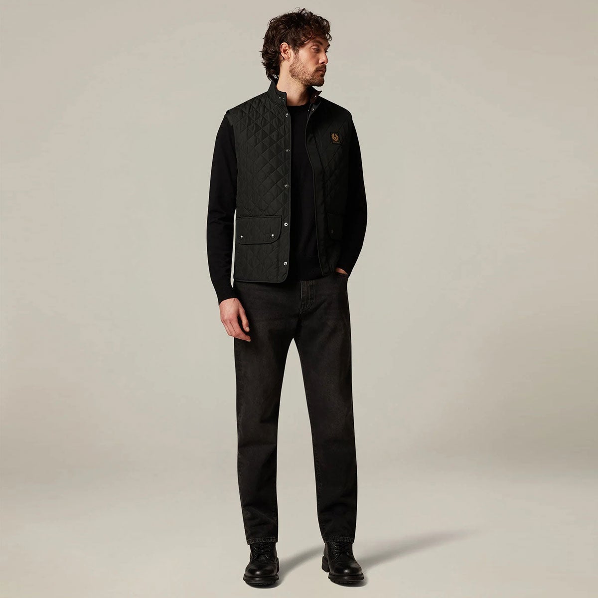 BELSTAFF｜アイコン ジレ｜ベスト｜ブラック｜モデル着用