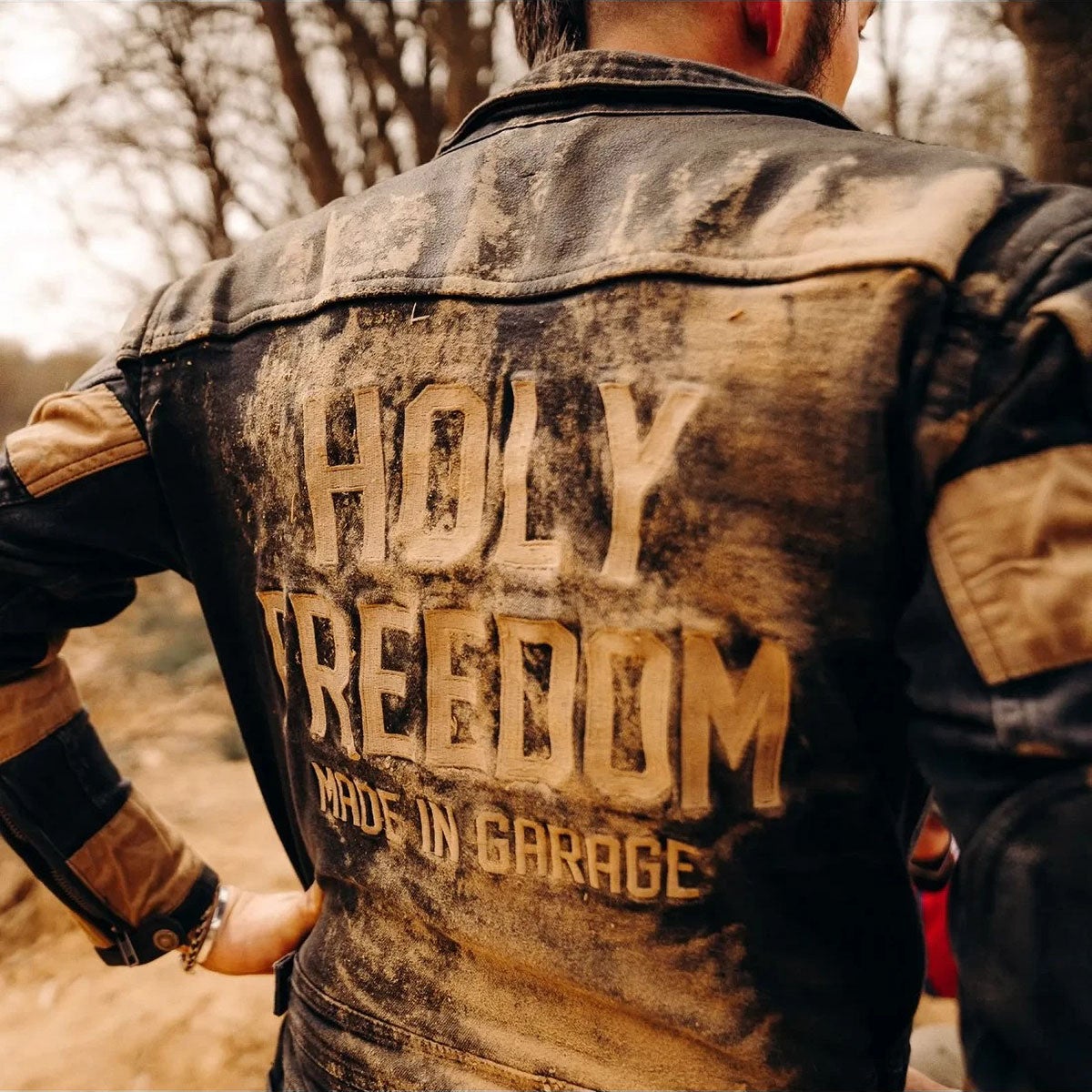 HolyFreedom｜トゥットネロ｜オーバーオール｜ブラック｜モデル着用