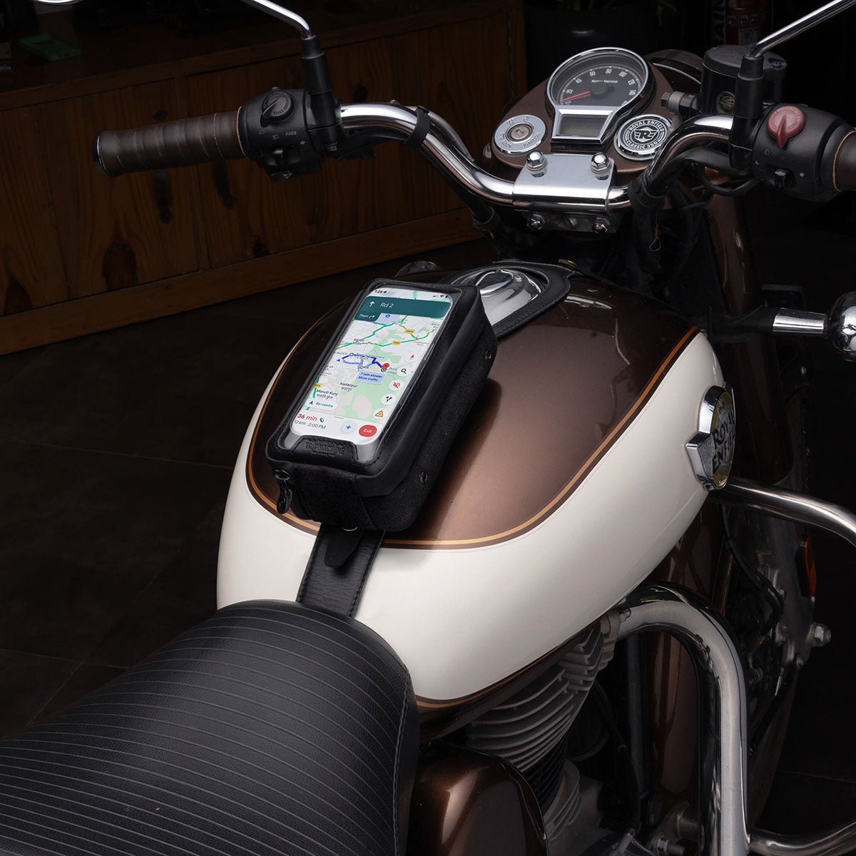 Trip Machine｜タンクストラップ for ロイヤル・エンフィールド Classic 350/Goan 350｜雑貨｜ブラック｜使用イメージ