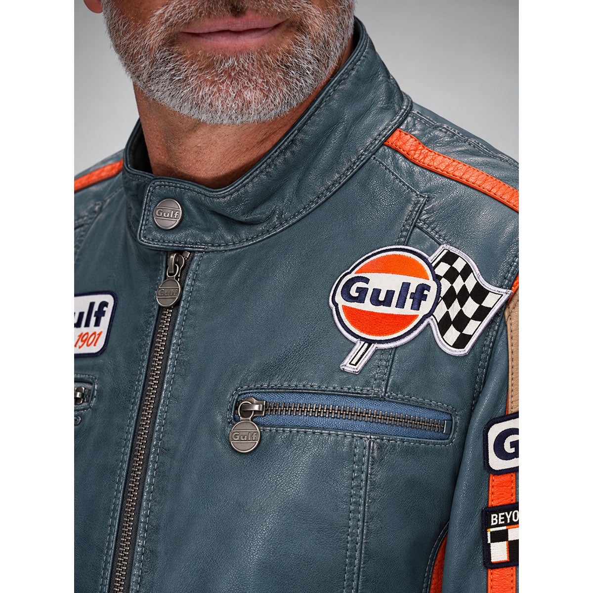 GULF｜チーム ガルフ レーシング ジャケット｜アウター｜アイスブルー｜モデル着用