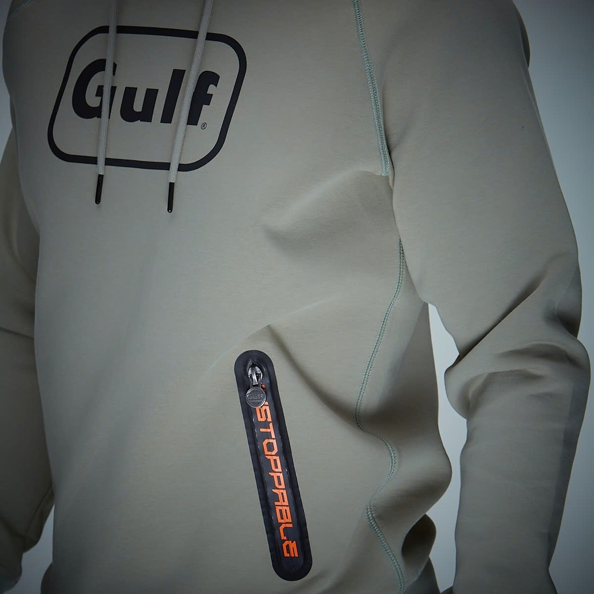 GULF｜ガルフ ストレッチ フーディ｜ウェア｜オリーブ｜モデル着用