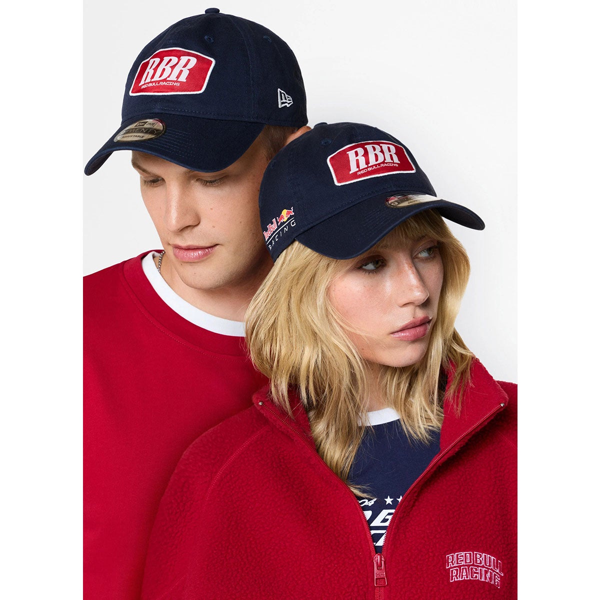Pepe Jeans｜ぺぺ×レッドブル ユニセックス RBR キャップ｜帽子｜ネイビー｜モデル着用