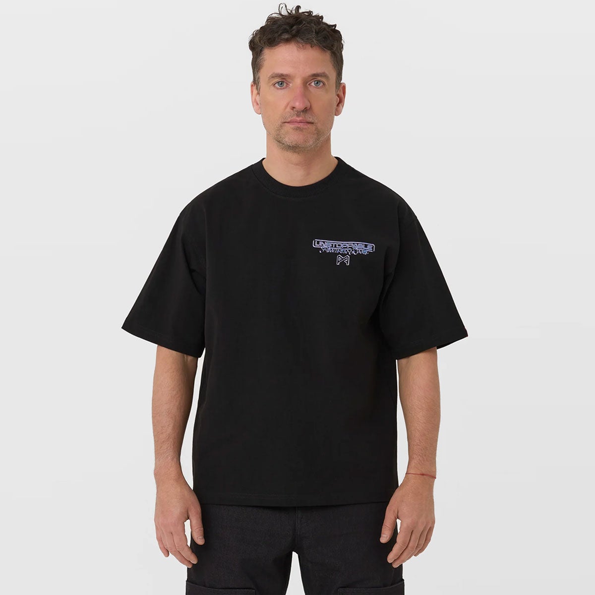 Pando Moto｜ルーク ルーツ オーバーサイズ Tシャツ｜トップス｜ブラック｜モデル着用